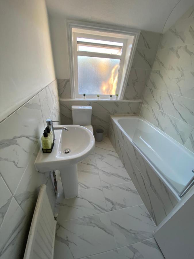 Modern 1 Bedroom Flat In Paddington London Bagian luar foto